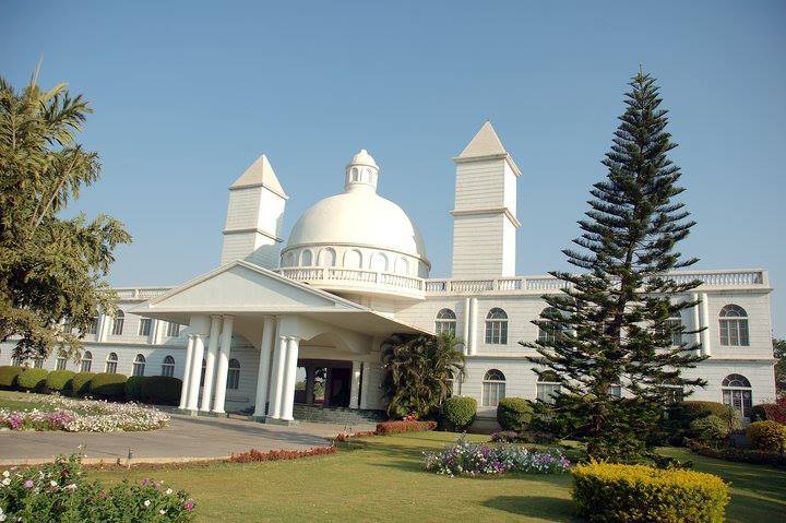 Cambridge School Campus